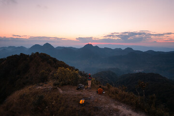 七座汽车是六年免检吗